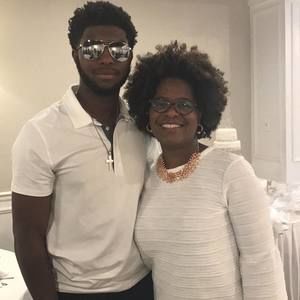 Meet your Posher, Cassandra